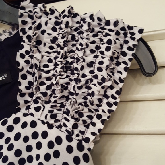 SAINT TROPEZ WEST BLACK AND WHITE DOT DRESS - EUC - Picture 4 of 6